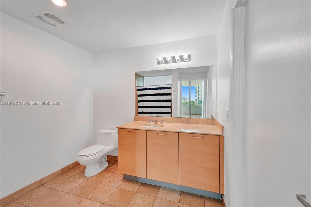 For Rent: $2,550 (1 beds, 1 baths, 679 Square Feet)