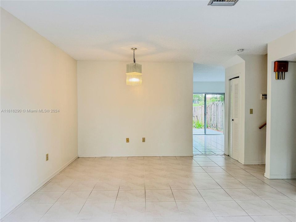 For Rent: $2,395 (3 beds, 2 baths, 1480 Square Feet)