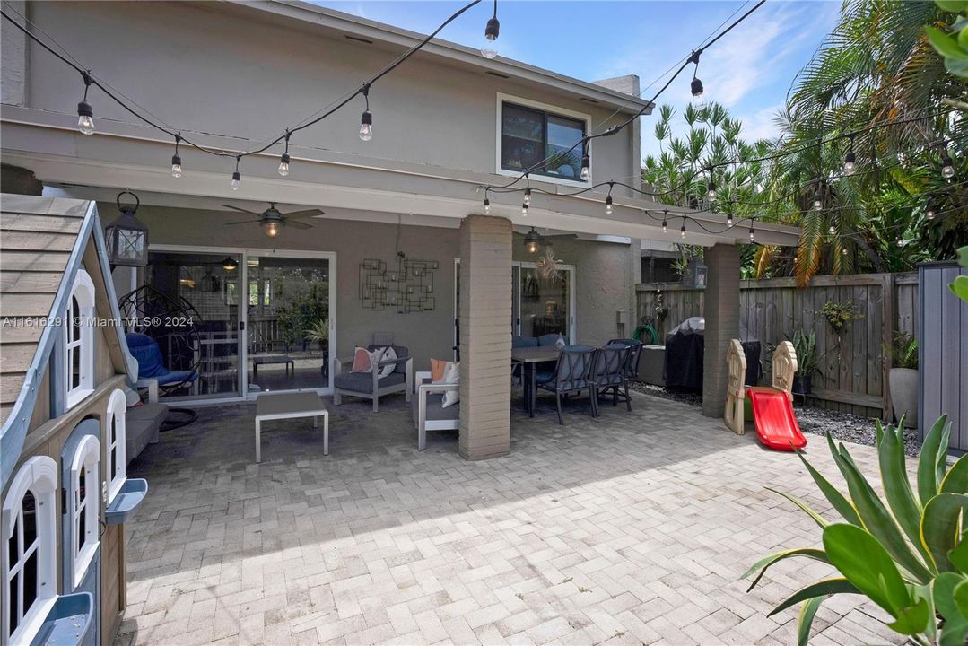 For Sale: $625,000 (2 beds, 2 baths, 1548 Square Feet)