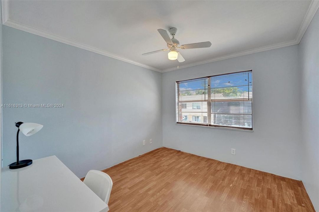 Active With Contract: $205,000 (2 beds, 1 baths, 969 Square Feet)