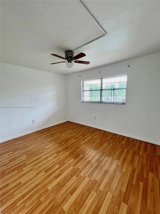 For Rent: $2,800 (2 beds, 1 baths, 1041 Square Feet)