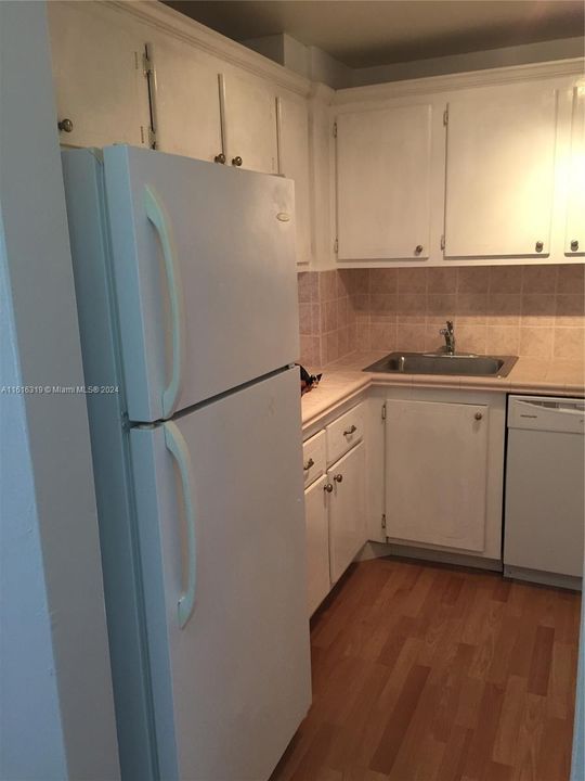 For Rent: $2,450 (1 beds, 1 baths, 792 Square Feet)