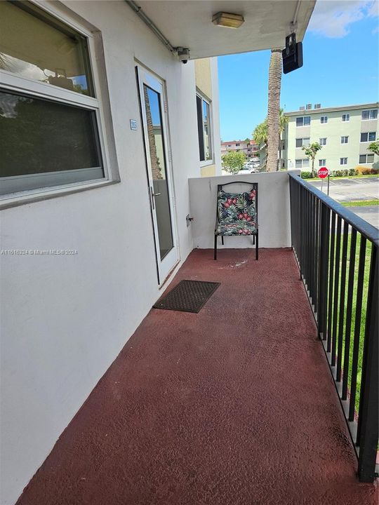 For Sale: $170,000 (2 beds, 2 baths, 1090 Square Feet)