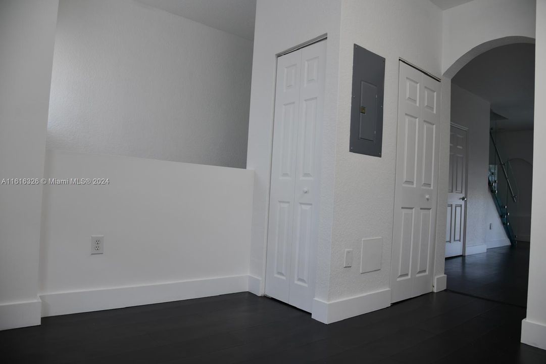 For Rent: $3,050 (3 beds, 2 baths, 1370 Square Feet)