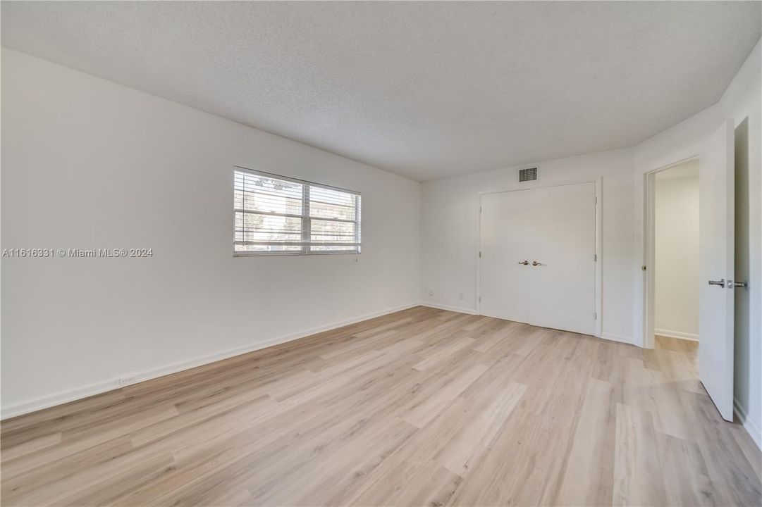 For Rent: $2,350 (2 beds, 2 baths, 1166 Square Feet)