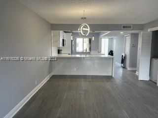 For Rent: $2,550 (2 beds, 2 baths, 1231 Square Feet)