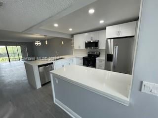 For Rent: $2,550 (2 beds, 2 baths, 1231 Square Feet)