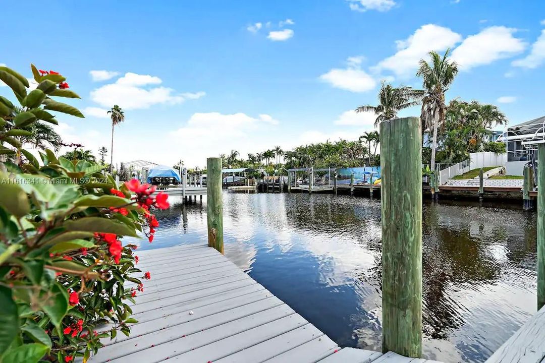 For Sale: $798,000 (3 beds, 2 baths, 1658 Square Feet)