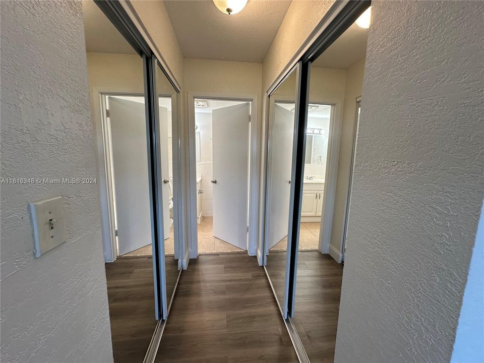 For Rent: $1,700 (1 beds, 1 baths, 800 Square Feet)