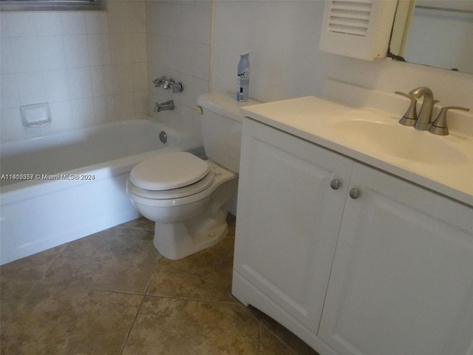 For Rent: $2,000 (1 beds, 1 baths, 715 Square Feet)