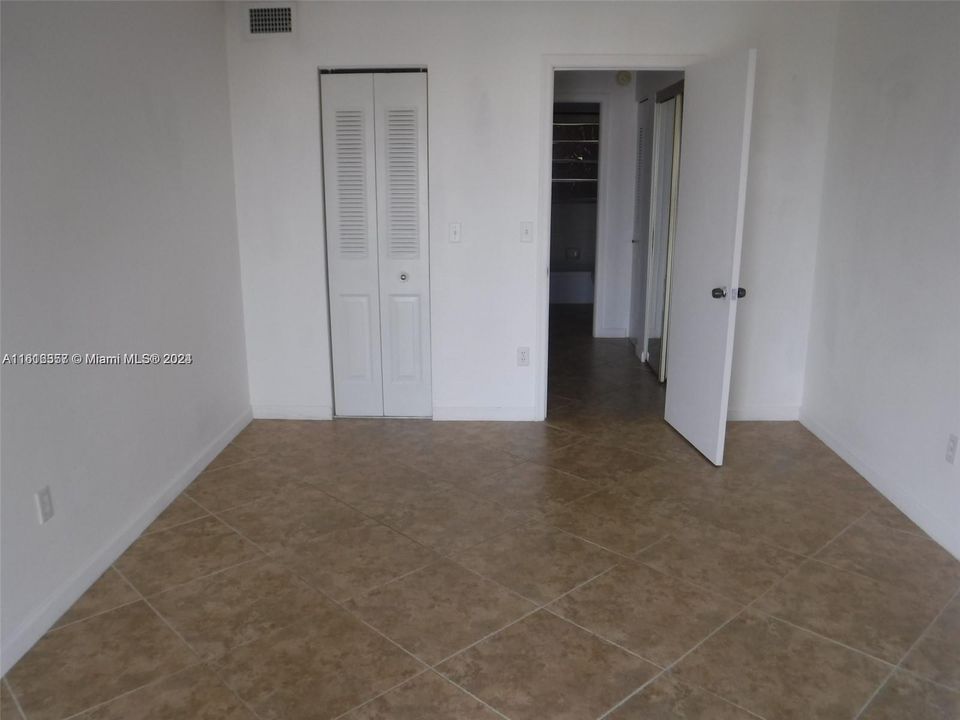 For Rent: $2,000 (1 beds, 1 baths, 715 Square Feet)