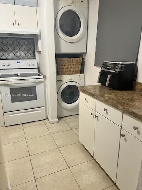 For Rent: $2,000 (2 beds, 2 baths, 915 Square Feet)