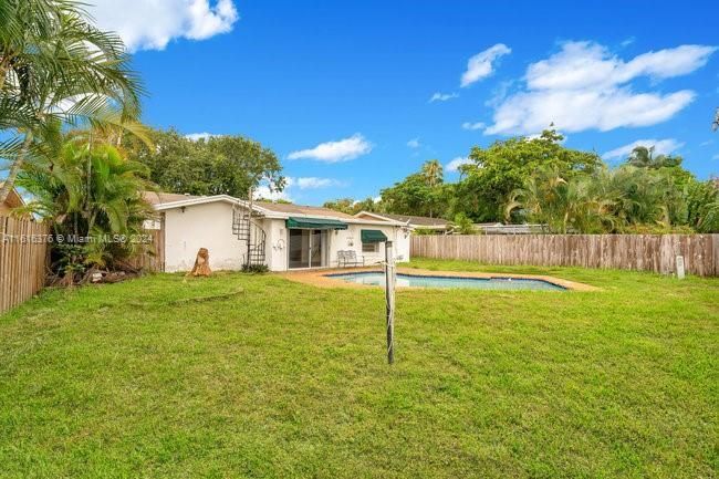 For Sale: $480,000 (3 beds, 2 baths, 1844 Square Feet)