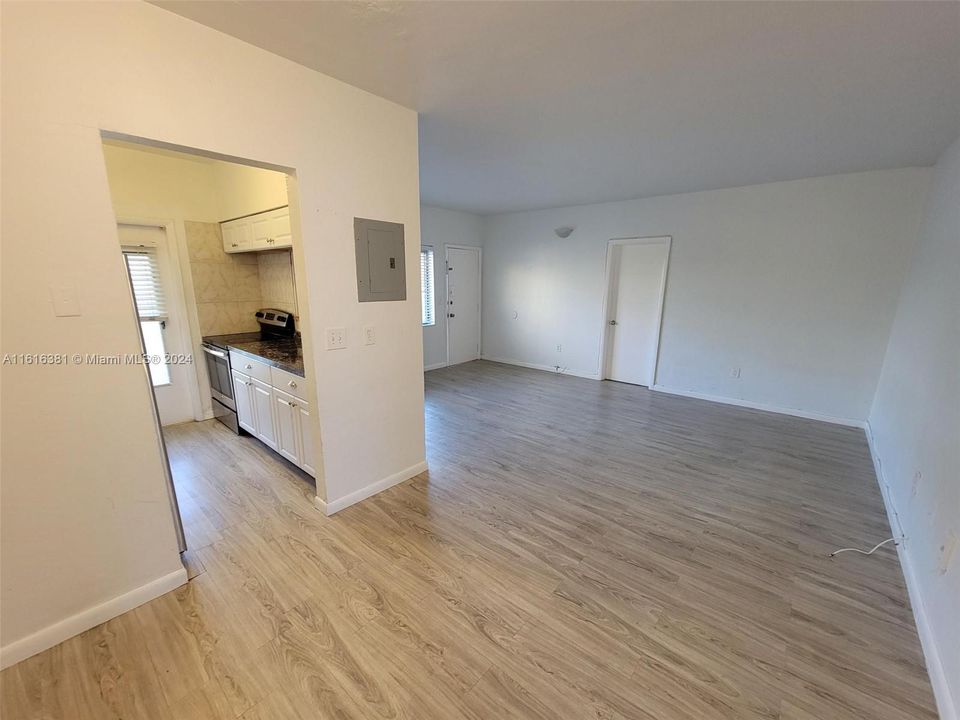 For Rent: $2,850 (2 beds, 2 baths, 900 Square Feet)