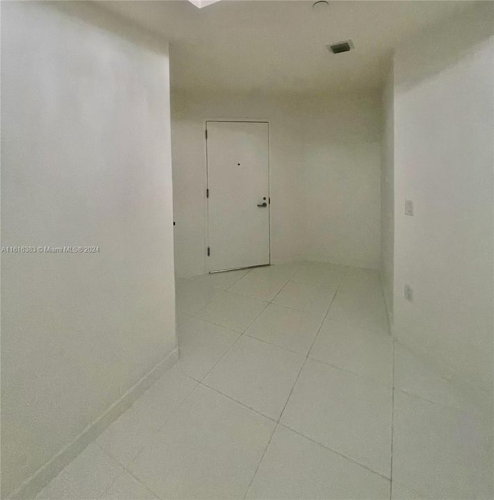 Private Foyer - Elevator