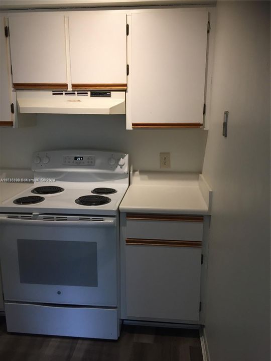 Recently Rented: $1,850 (1 beds, 1 baths, 841 Square Feet)