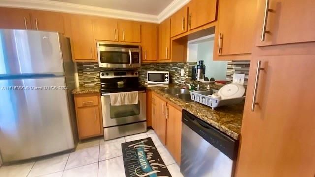 For Rent: $1,700 (1 beds, 1 baths, 847 Square Feet)