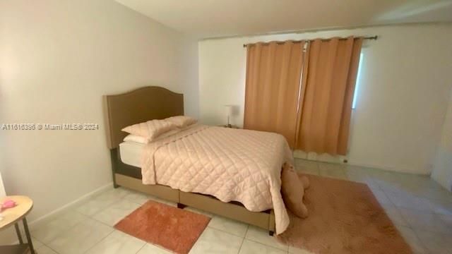 For Rent: $1,700 (1 beds, 1 baths, 847 Square Feet)