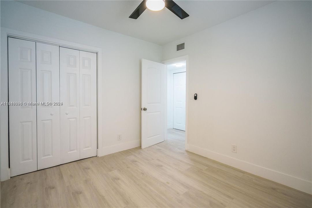 For Rent: $2,700 (2 beds, 1 baths, 800 Square Feet)
