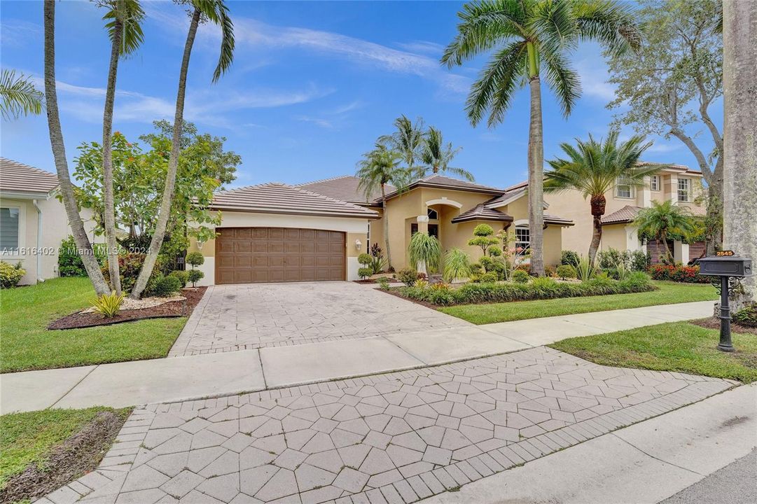 Recently Sold: $1,250,000 (5 beds, 3 baths, 2812 Square Feet)