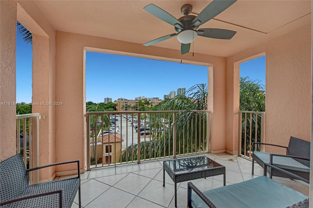 For Sale: $537,000 (2 beds, 2 baths, 1180 Square Feet)