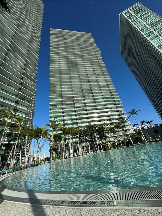 Paraiso Bay Pool Deck