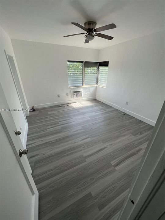 Active With Contract: $2,050 (2 beds, 2 baths, 1087 Square Feet)