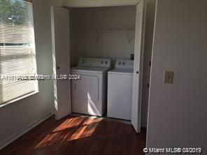 For Sale: $220,000 (2 beds, 1 baths, 909 Square Feet)