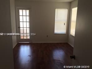 For Sale: $220,000 (2 beds, 1 baths, 909 Square Feet)