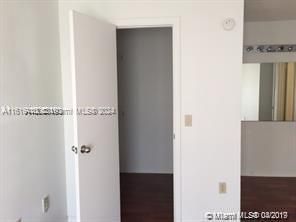 For Sale: $220,000 (2 beds, 1 baths, 909 Square Feet)