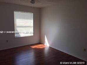 For Sale: $220,000 (2 beds, 1 baths, 909 Square Feet)