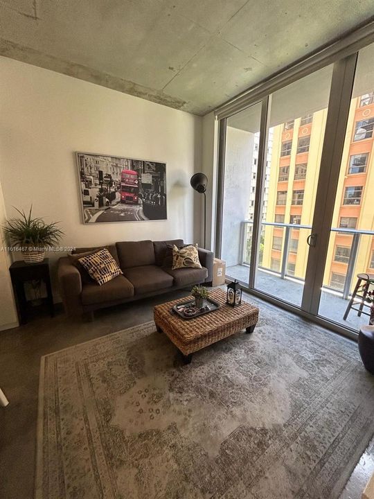 For Rent: $2,600 (1 beds, 1 baths, 533 Square Feet)