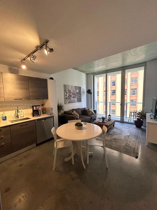 For Rent: $2,600 (1 beds, 1 baths, 533 Square Feet)