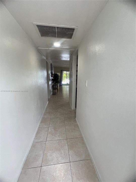 For Sale: $138,000 (2 beds, 1 baths, 1025 Square Feet)
