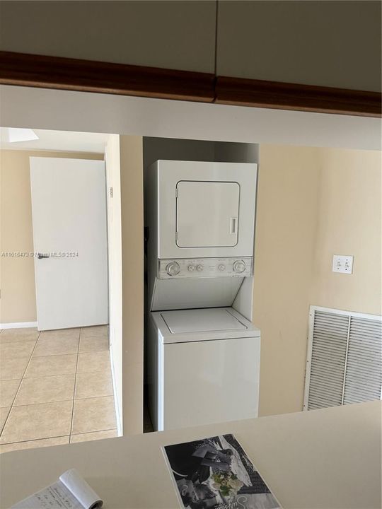 For Rent: $2,000 (1 beds, 1 baths, 770 Square Feet)