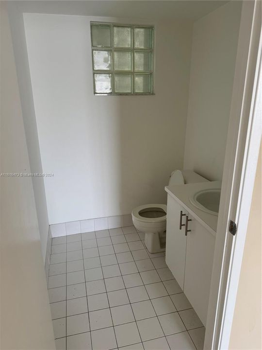 For Rent: $2,000 (1 beds, 1 baths, 770 Square Feet)