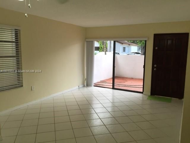 For Rent: $2,150 (2 beds, 2 baths, 847 Square Feet)