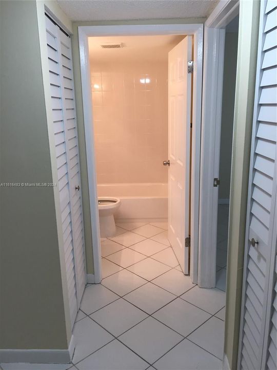 For Rent: $2,150 (2 beds, 2 baths, 847 Square Feet)