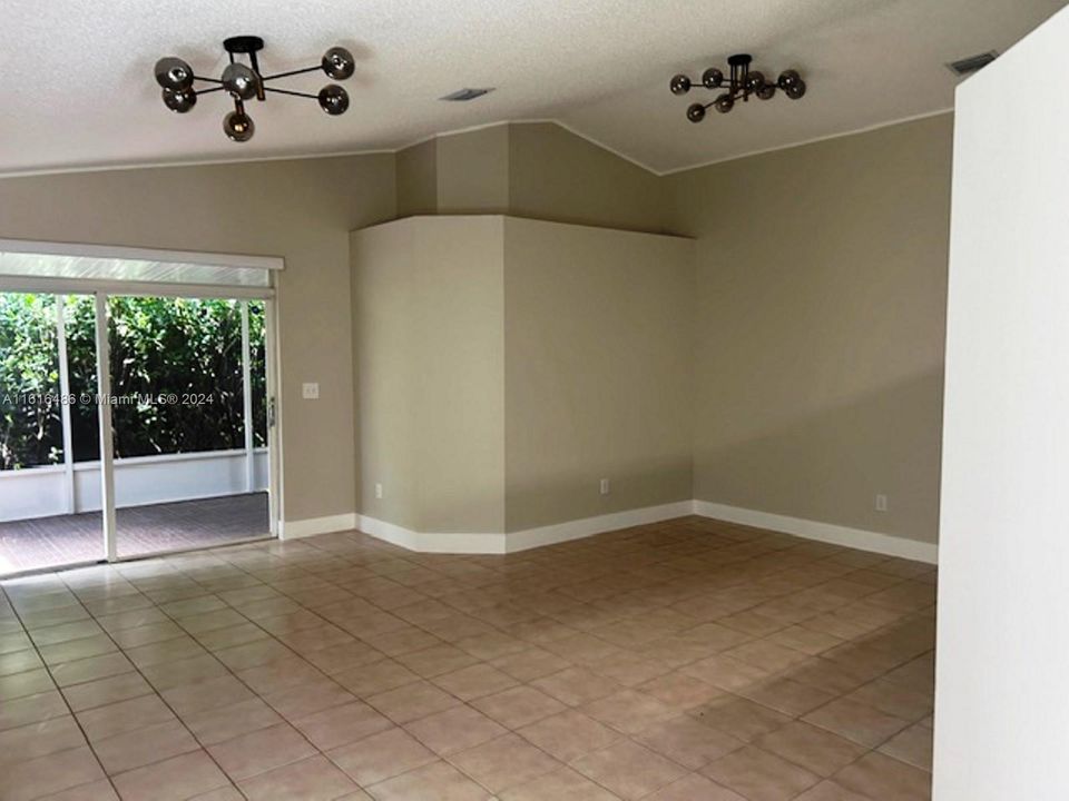 For Rent: $3,200 (3 beds, 2 baths, 1418 Square Feet)