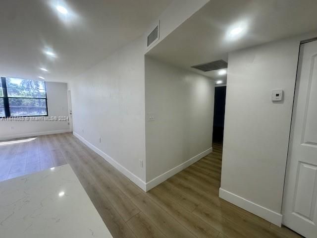 For Sale: $329,900 (2 beds, 2 baths, 1137 Square Feet)