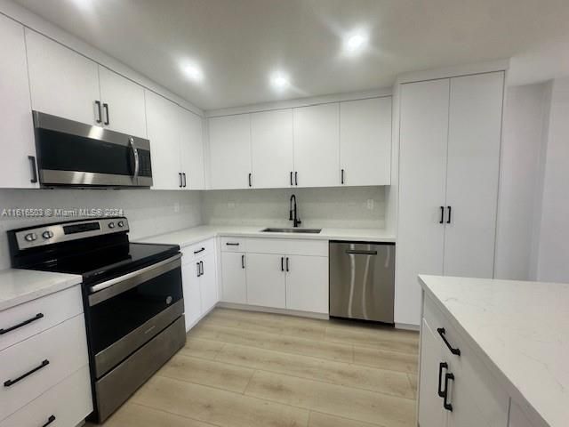 For Sale: $329,900 (2 beds, 2 baths, 1137 Square Feet)