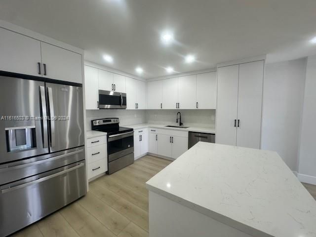 For Sale: $329,900 (2 beds, 2 baths, 1137 Square Feet)