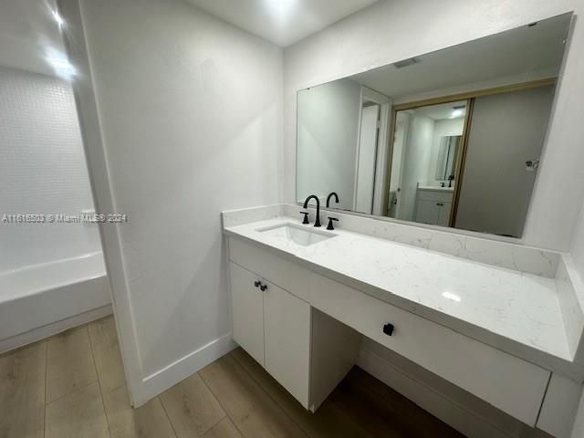 For Sale: $329,900 (2 beds, 2 baths, 1137 Square Feet)