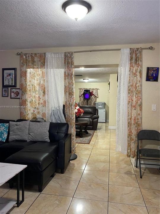 For Rent: $3,500 (3 beds, 2 baths, 1532 Square Feet)