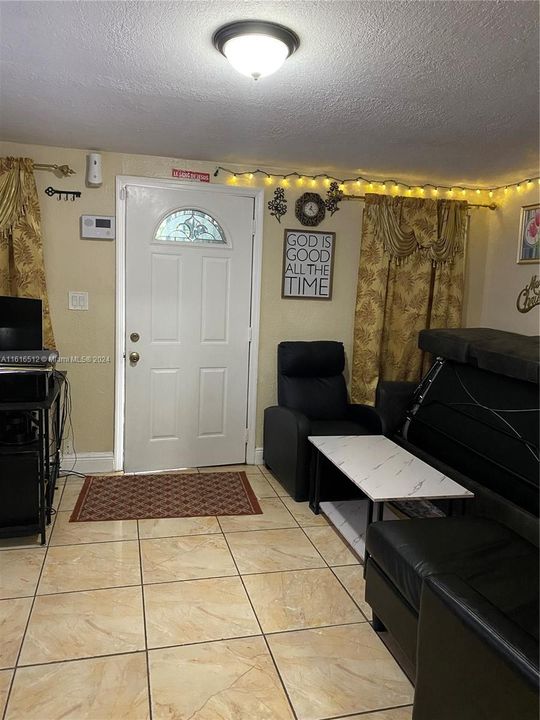 For Rent: $3,500 (3 beds, 2 baths, 1532 Square Feet)