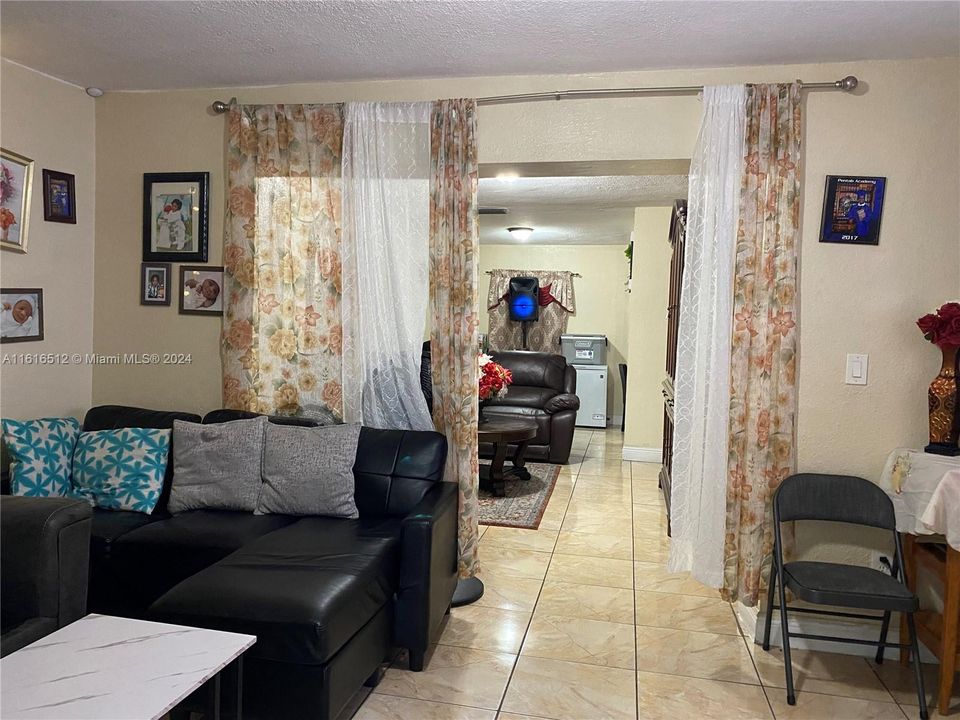 For Rent: $3,500 (3 beds, 2 baths, 1532 Square Feet)