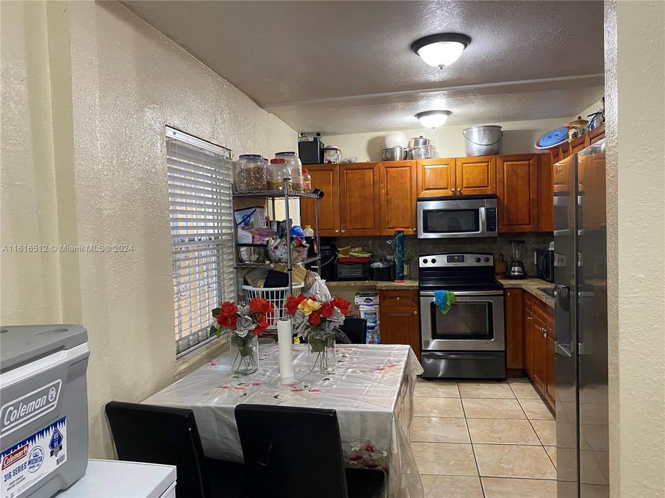For Rent: $3,500 (3 beds, 2 baths, 1532 Square Feet)