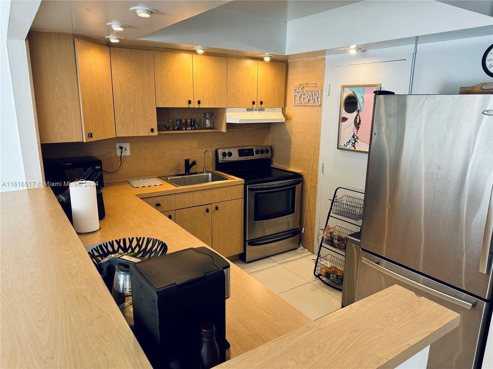 For Sale: $390,000 (2 beds, 2 baths, 1400 Square Feet)