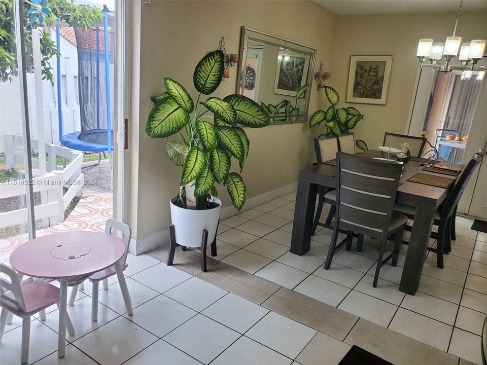 For Rent: $3,300 (3 beds, 2 baths, 1282 Square Feet)