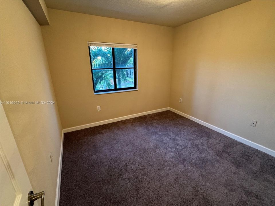 For Rent: $2,050 (2 beds, 2 baths, 817 Square Feet)